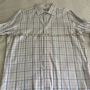 Men's button down Banana Republic cotton shirt.
